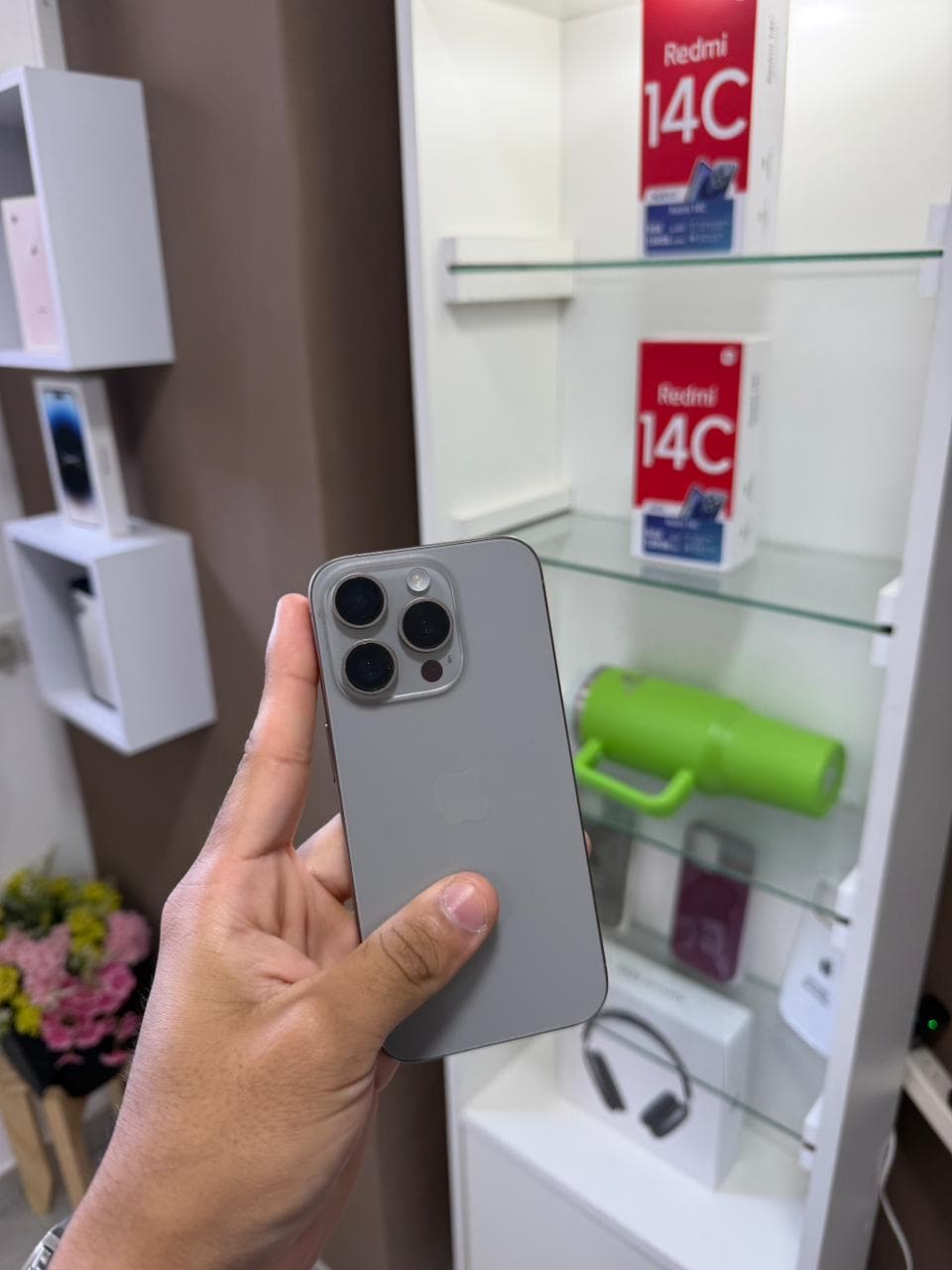 iPhone 15 Pro Titanio Natural